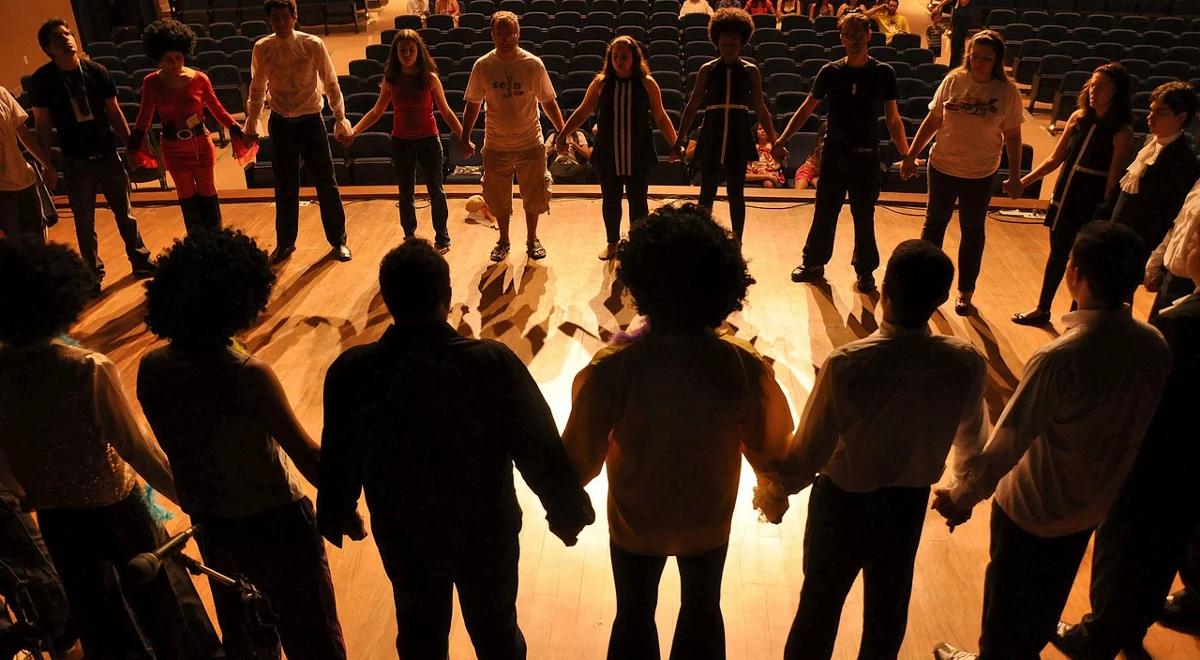 Teatr 21 - osoby z zespołem Downa i autyzmem podbijają scenę 