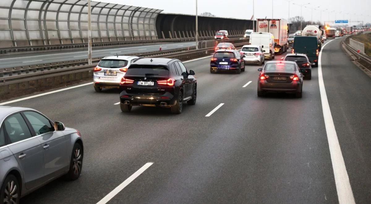 O polskiej kulturze jazdy i mistrzach kierownicy. Audycja Pauliny Wilk