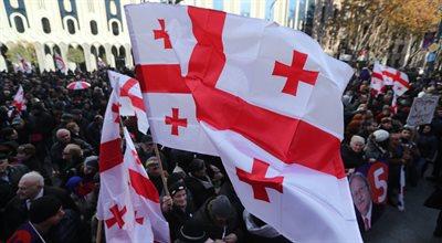 Tłumy na ulicach Tbilisi. Gruzini protestują przeciwko wynikom wyborów prezydenckich