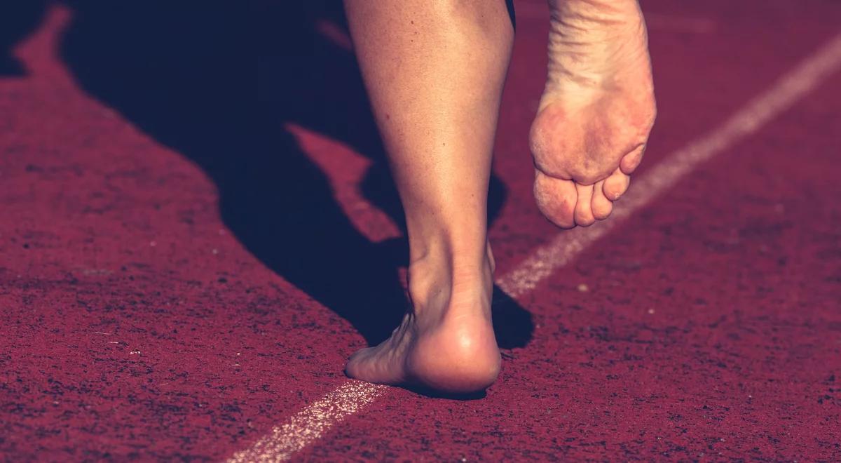 Boso przebiegł maraton. Wojciech Sobierajski i jego kolejny niezwykły rekord