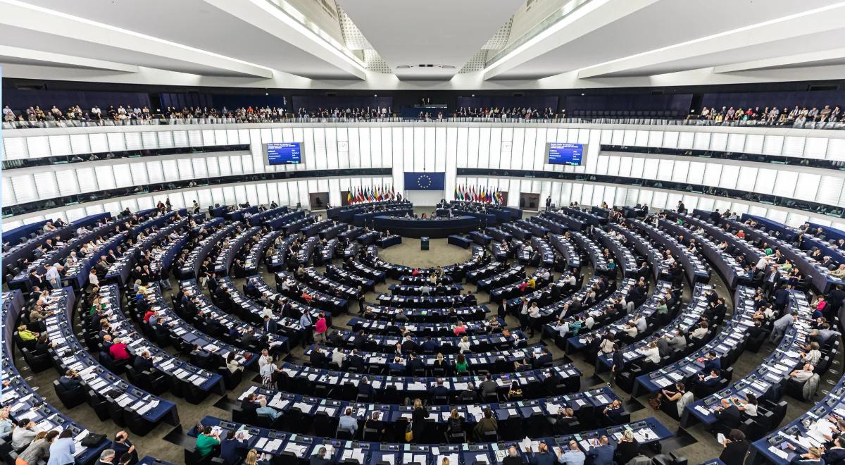 "Tak zachowują się typowi tyrani". Politycy o skazaniu na 18 lat łagrów męża Swiatłany Cichanouskiej