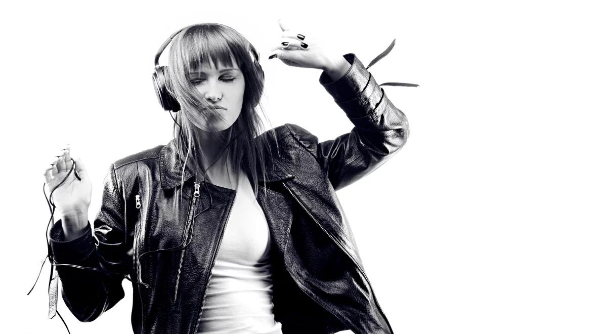 Czy "słyszeć" i "słuchać" to to samo?