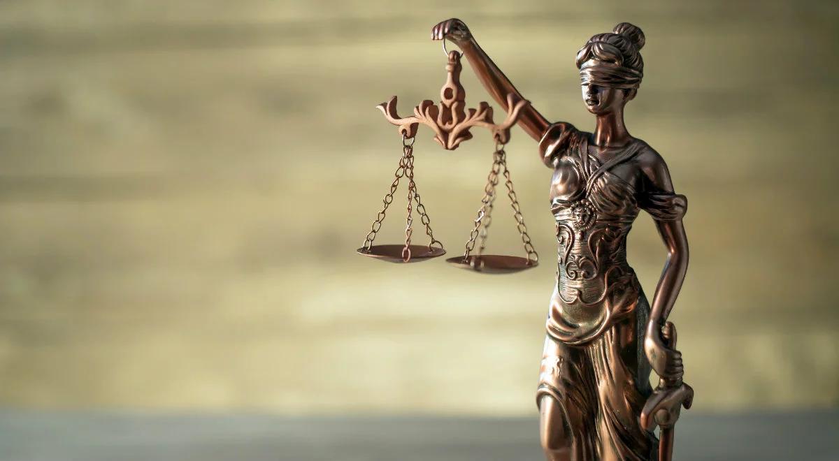 SLAPP, czyli jak wielcy i możni próbują zastraszyć swoich krytyków