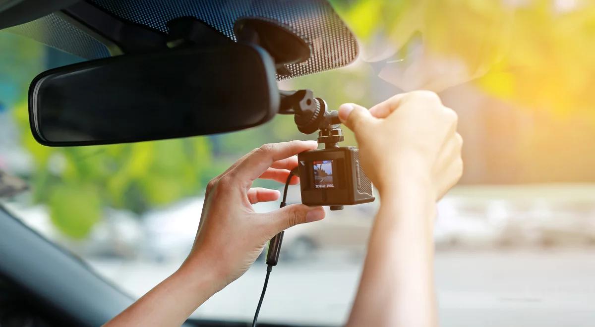 Kamerka samochodowa – warto czy nie warto?