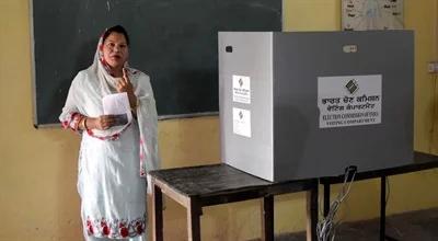 Wybory w Indiach. Są wyniki exit poll największego głosowania na świecie