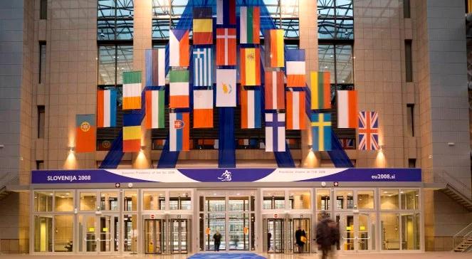 Imigranci jako kozły ofiarne