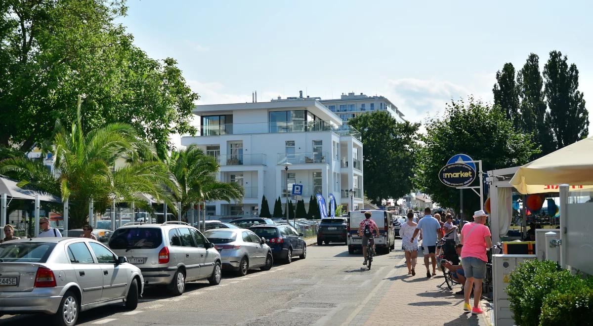 Którędy na plażę? Problem korków w nadmorskich miejscowościach 