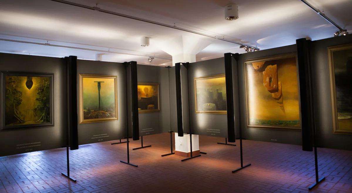 "Koresponduje z czasem pandemii". Dyrektor muzeum w Sanoku o twórczości Zdzisława Beksińskiego 