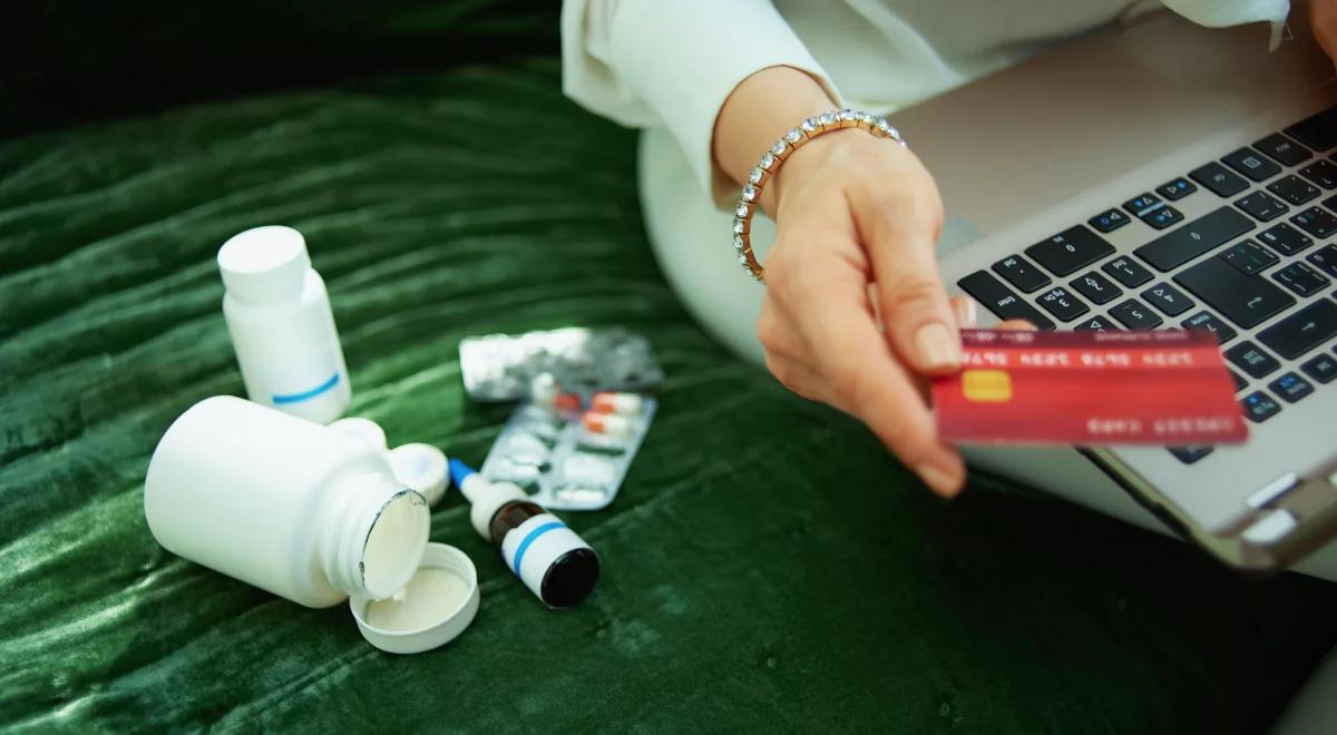Kupowanie leków w sieci? Zastanów się, zanim to zrobisz