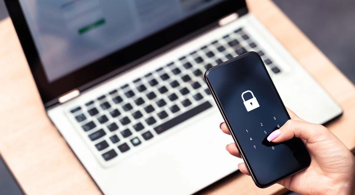 Jak bronić się przed cyberprzestępcami? Silne hasła i zdrowy rozsądek