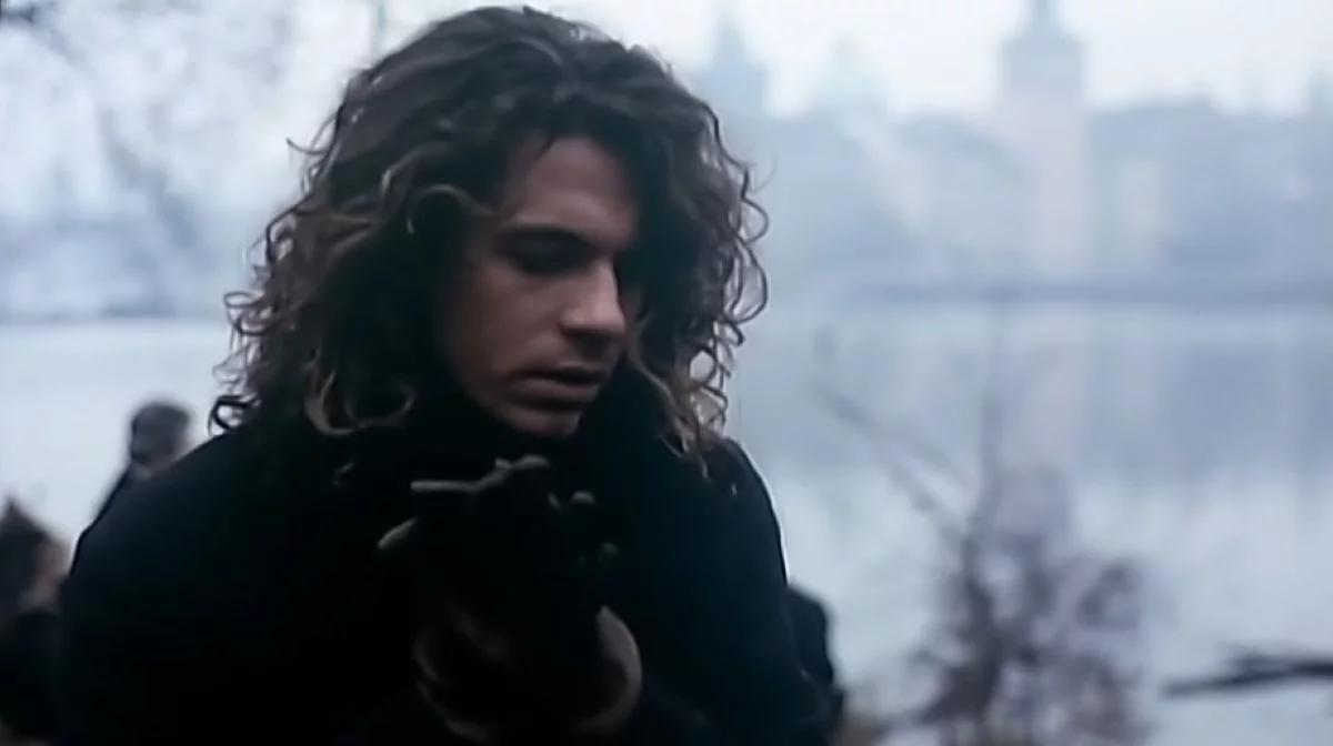 "Never Tear Us Apart", czyli melodramatyczna historia od INXS