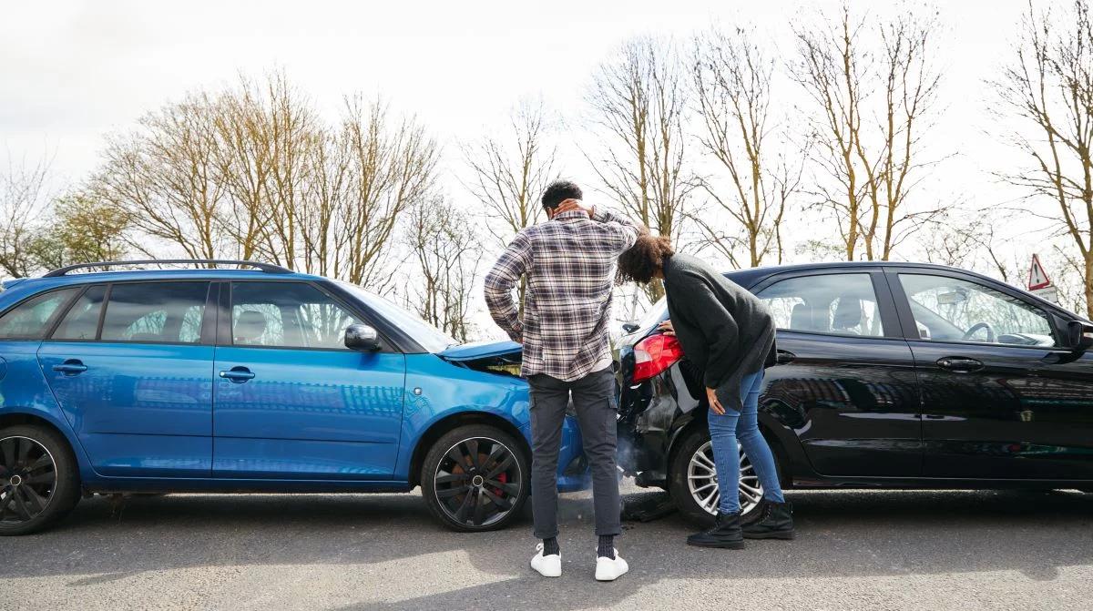 Wszystko o kolizjach samochodowych. Kiedy powinniśmy wezwać policję?