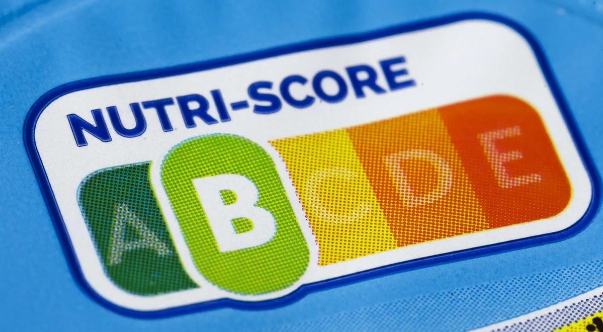 Cola zdrowsza od oliwy – absurdy francuskiego systemu oceniania żywności