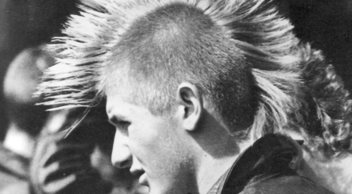 Jak moda na bunt zawładnęła Polską. Rozmowa o punku w Trójce