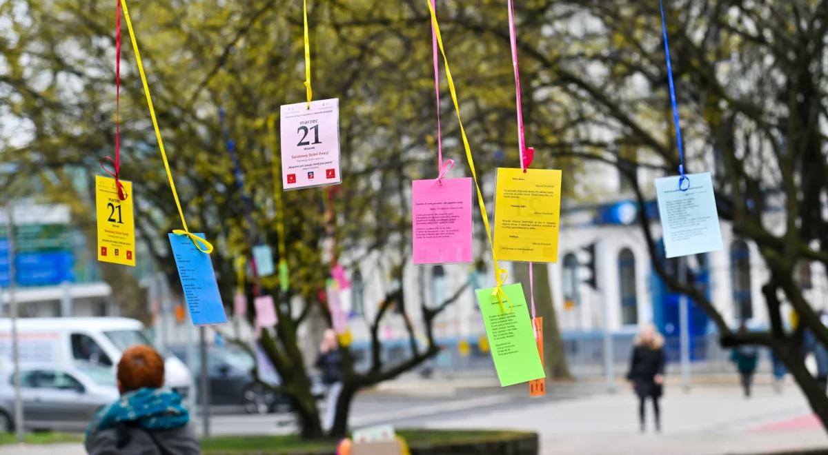 Poezja niejedno ma imię, niejeden kształt może przyjąć