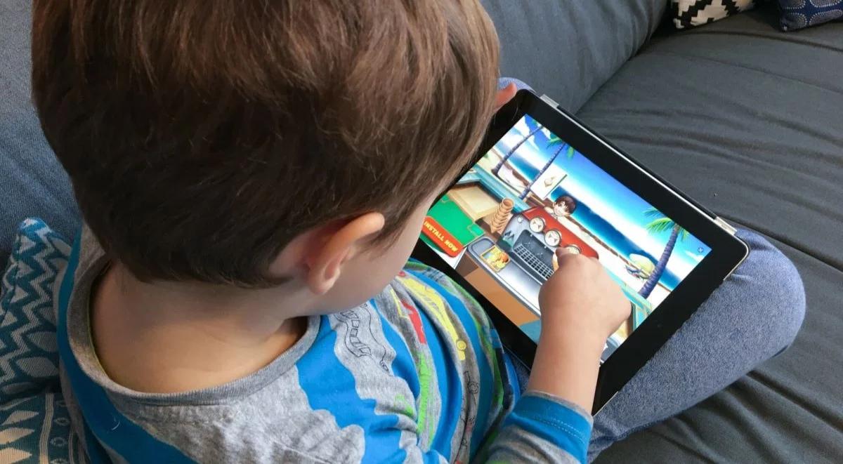1/3 dzieci w Polsce poniżej drugiego roku życia korzysta z ekranów