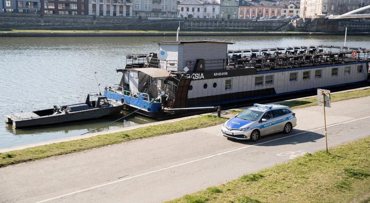 Wiceminister zdrowia: większość Polaków stosuje się do restrykcji, ale szczyt epidemii przed nami