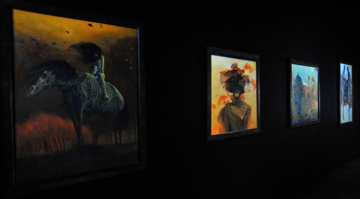 "Beksiński.Live" – multimedialny spektakl z dziełami malarza w roli głównej