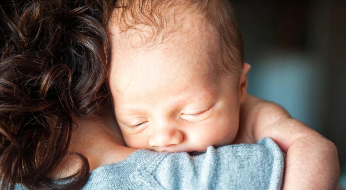 Czy program "Rodzina 500+" motywuje do bycia rodzicami?