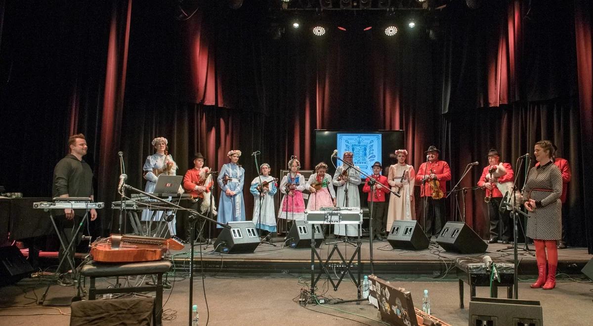 Provinz Posen: spotkanie muzyki elektronicznej z wielkopolską ludowszczyzną