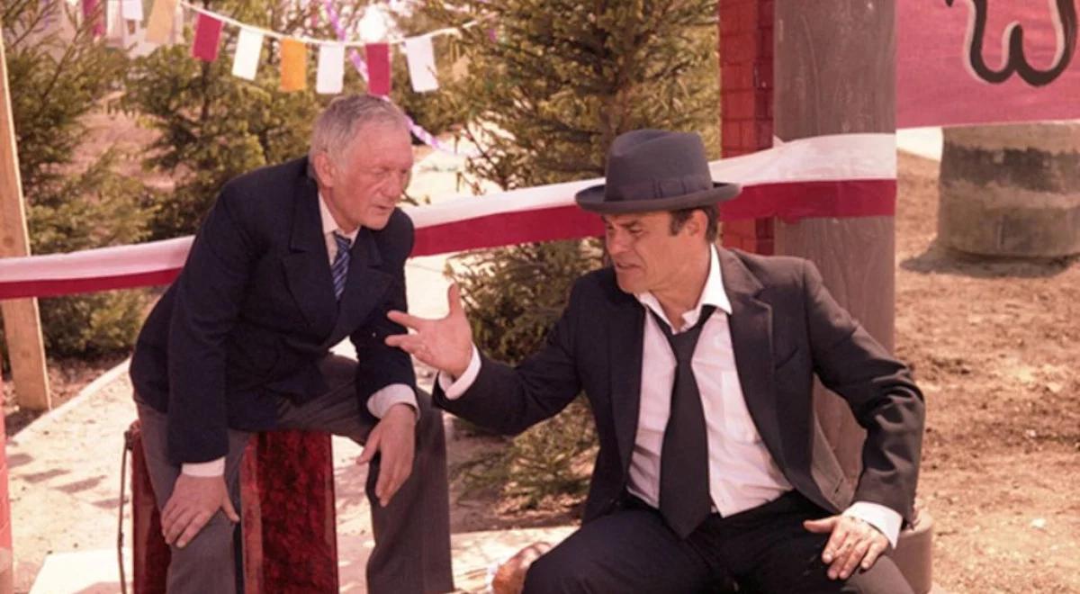 Serial "Alternatywy 4" Stanisława Barei:  PRL-owska Polska i jej absurdy