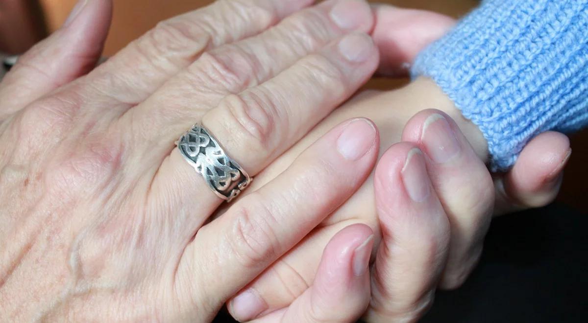 Jaka jest cena bycia babcią na odległość?