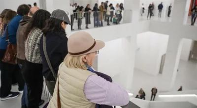 Trójka w Muzeum Sztuki Nowoczesnej 