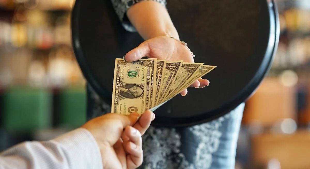 Kultura napiwków za oceanem - jak to wygląda w Ameryce?