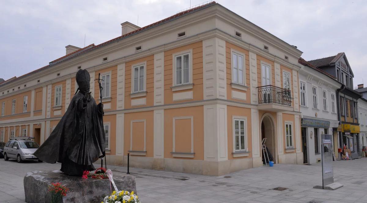 Magiczne miejsce, w którym wybrzmiewa historia. Wirtualne odwiedziny w domu rodzinnym Jana Pawła II