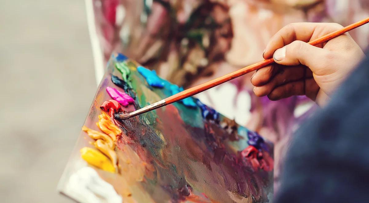 Galeria sztuki na klatce schodowej