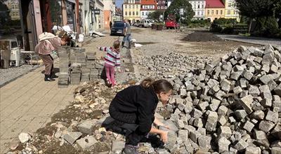 Głuchołazy po powodzi. "Bójcie się żywiołu" – reportaż Hanny Dołęgowskiej i Antoniego Rokickiego [GODZ. 20.05]