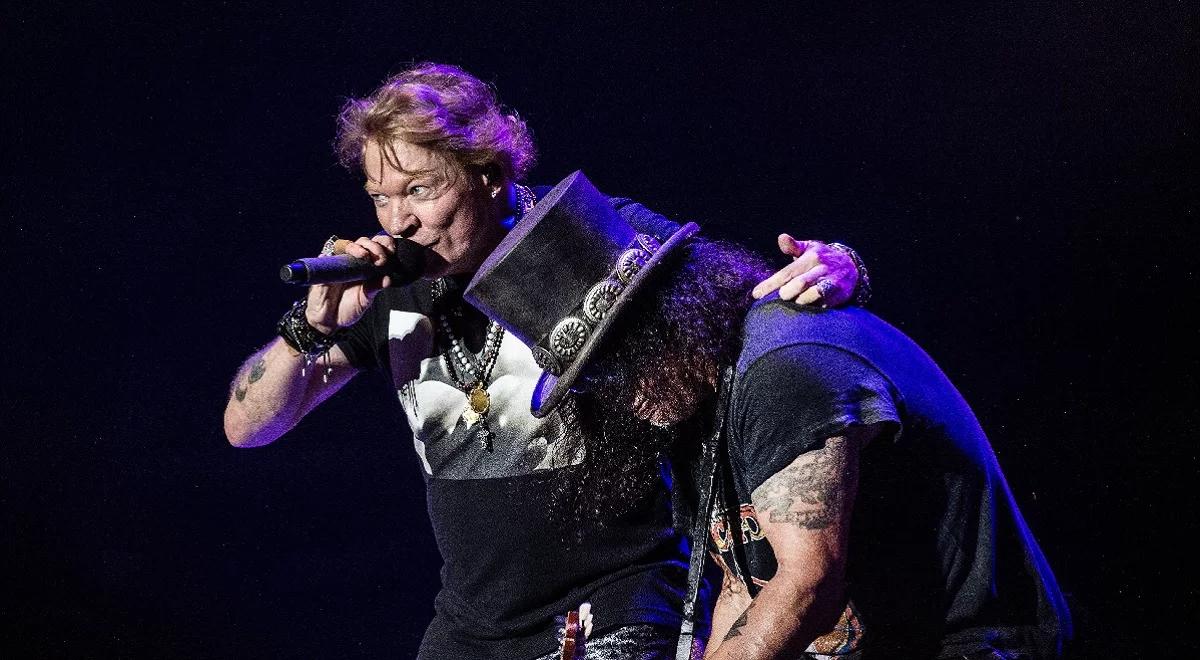 Fani zaskoczyli muzyków Guns N' Roses. Odtworzyli scenę z ich kultowego teledysku