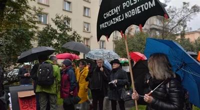 Ogólnopolski strajk kobiet. Reportaż "Patrząc na Ciebie, widzę siebie" 