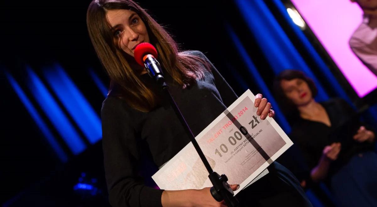 Węgiel, wosk pszczeli i 1500 godzin pracy artysty