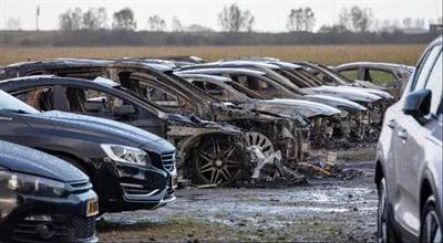 Ogromny pożar na parkingu przy lotnisku Schipol. Spłonęło kilkadziesiąt aut