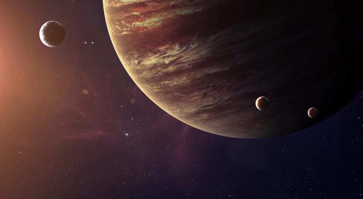 Co by się stało, gdyby miejsce naszego Księżyca zajął Jowisz?