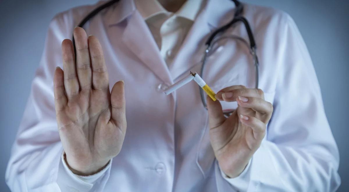 Lekarze każdego roku będą musieli mierzyć i ważyć palących pacjentów