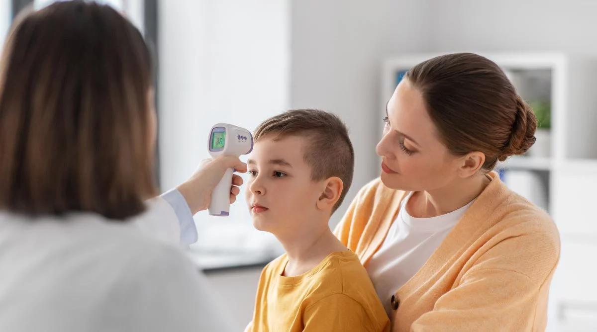 Krztusiec, odra i różyczka wracają do Europy. "Powinny działać edukacja i rozsądek"