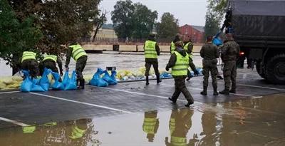 Pomoc w obliczu powodzi. Specjalne wydania "Klubu Trójki" [WT-PT., GODZ. 20.05]