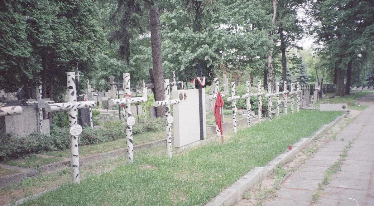 "Biały krzyż" – utwór z trudną historią