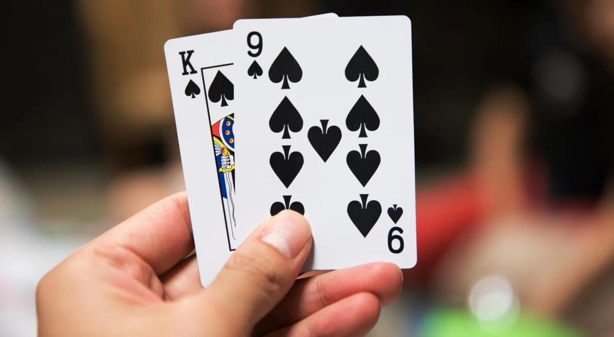 Skąd wzięło się wyrażenie "nie bez kozery"?