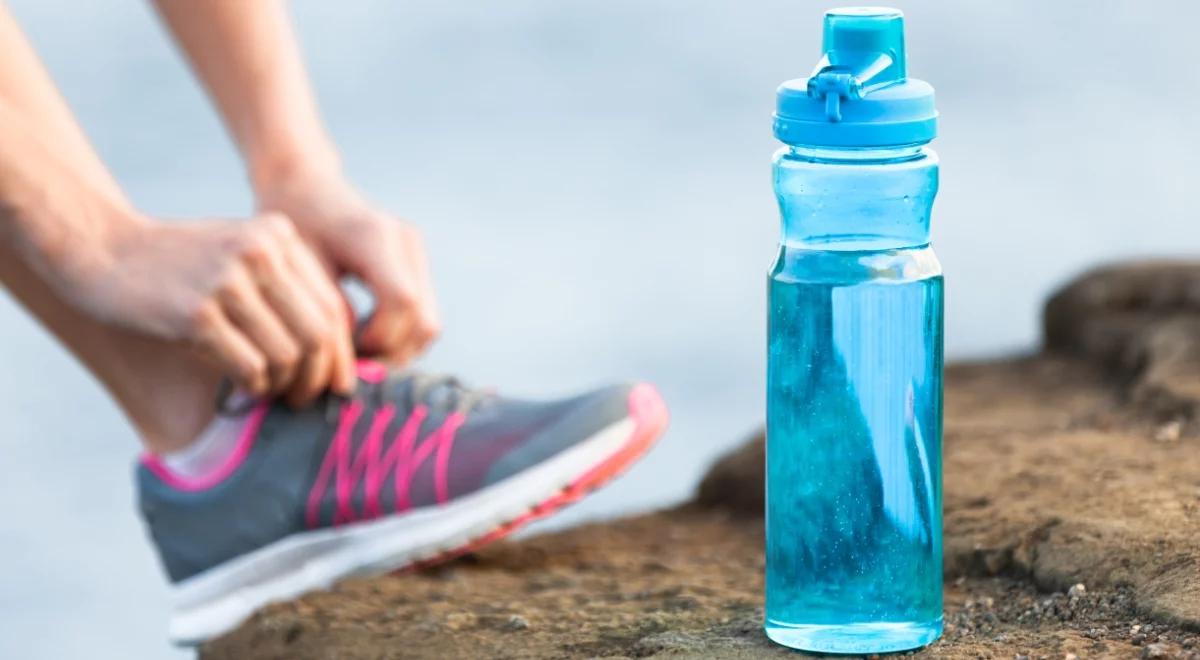 Jak bezpiecznie biegać podczas upalnych dni?