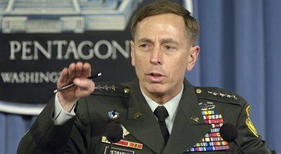 Petraeus przyznał się do winy. Były szef CIA przekazał tajne dokumenty kochance