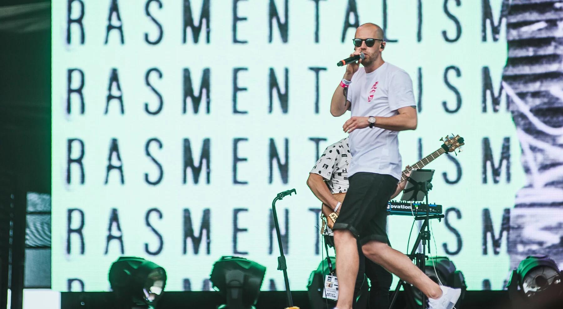 "Dużo mniej piszę, bo potrafię żyć". Arkadiusz "Ras" Sitarz w Trójce