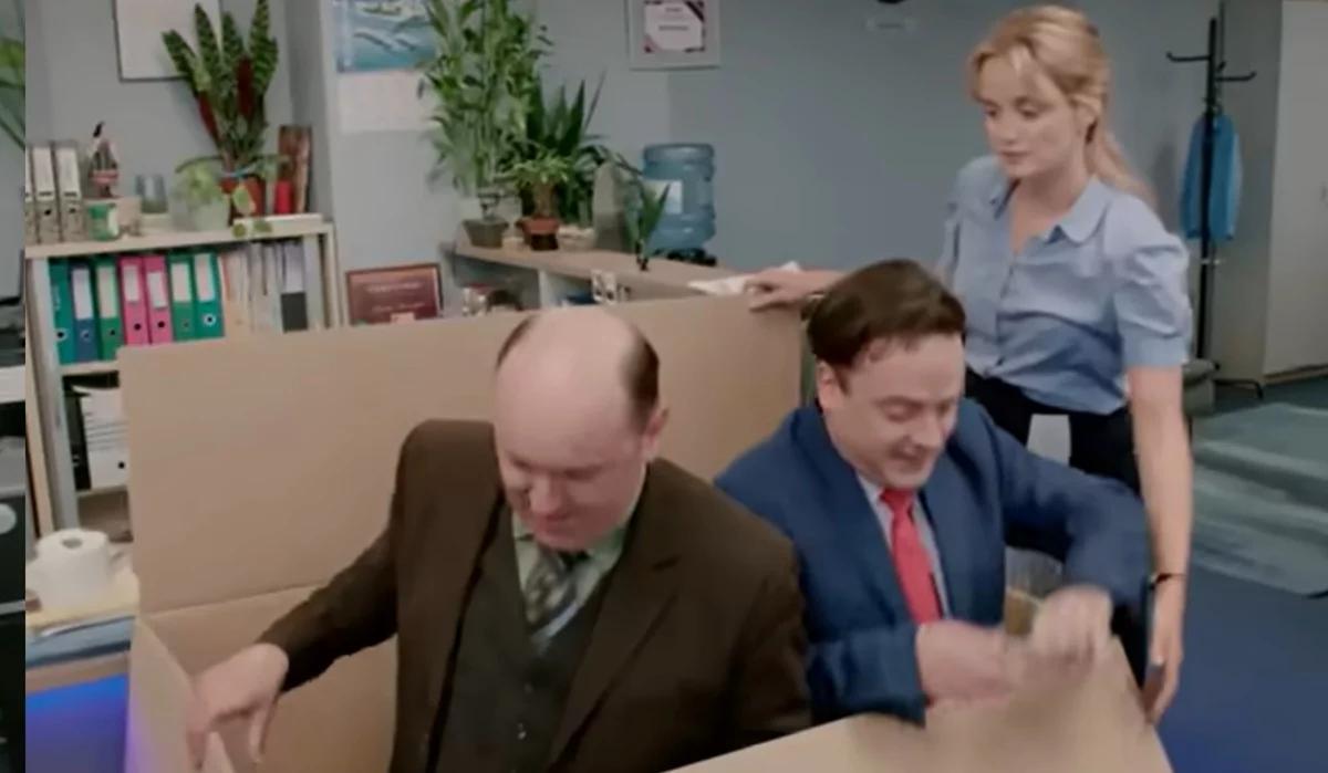 Co tam słychać w Kropliczance? Rozmowa ze scenarzystą "The Office PL"