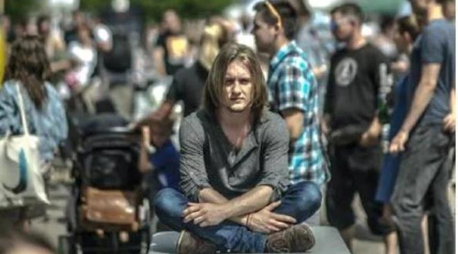 Fismoll o doświadczeniu muzyki doskonałej