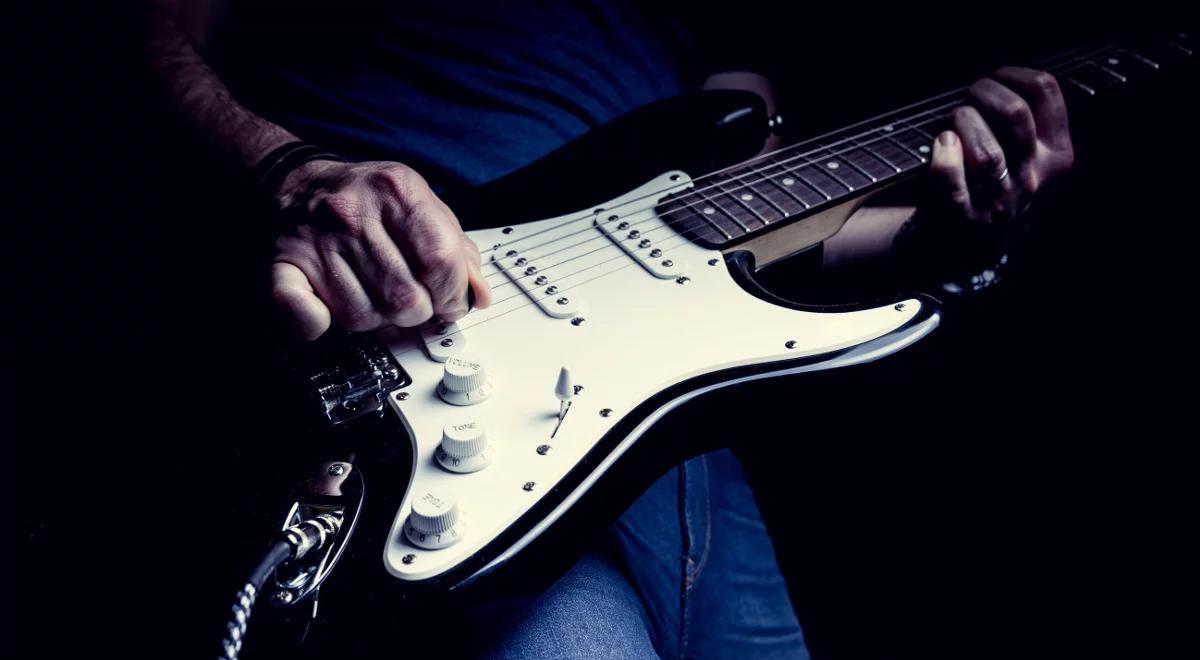 Muzyczna dwoistość, czyli Omen i letnie piosenki