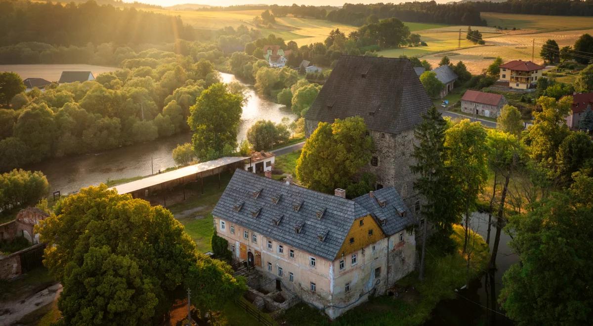 Tajemnica malowideł w średniowiecznej wieży książęcej na Dolnym Śląsku