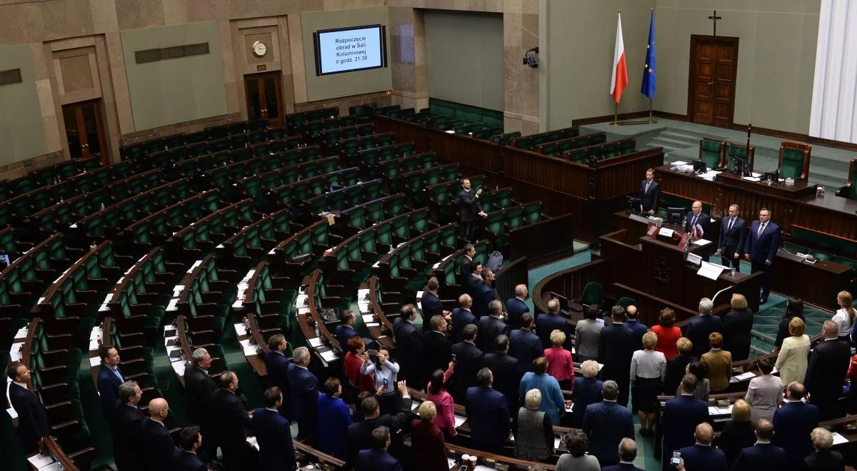 PiS chce zmian, opozycja protestuje. Jakie są szanse na rozwiązanie konfliktu?