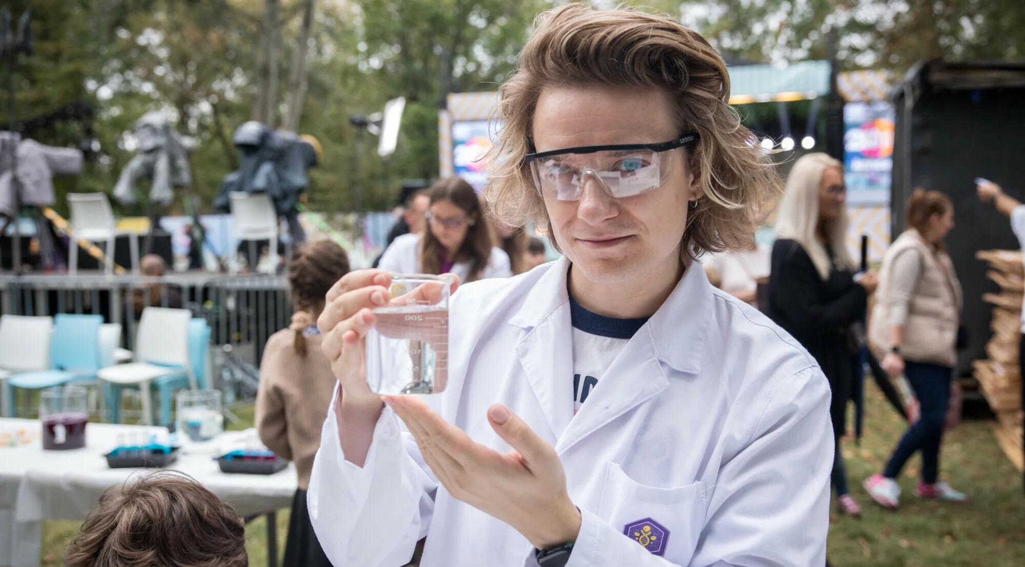 "Tak naprawdę laboratorium jest wszędzie". Adam Mirek w Trójce